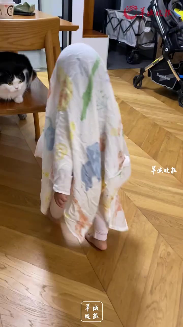 人类幼崽cos大赏，猫：我当时真是害怕极了