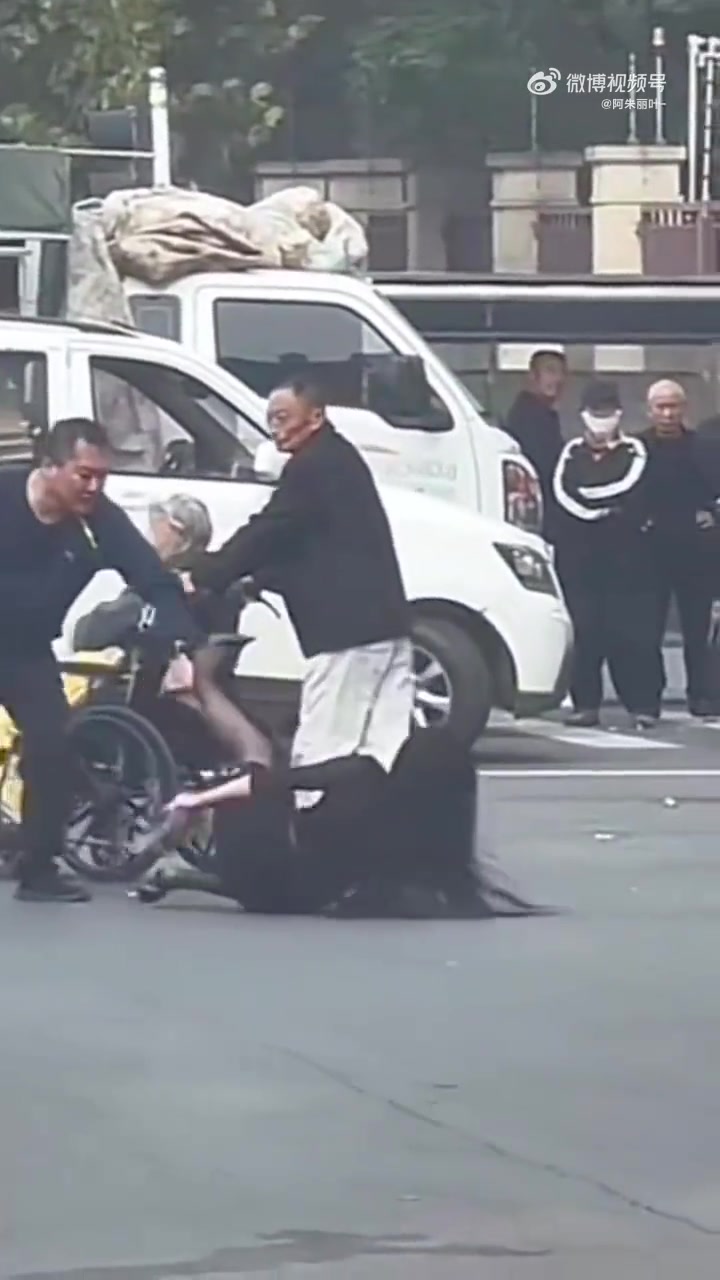 大哥一分没花看了个七七八八