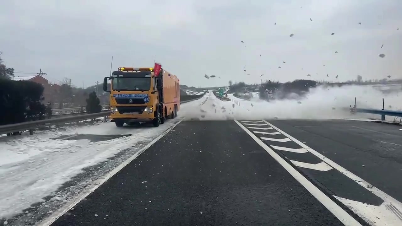 山东高速迎战今冬首场降雪！