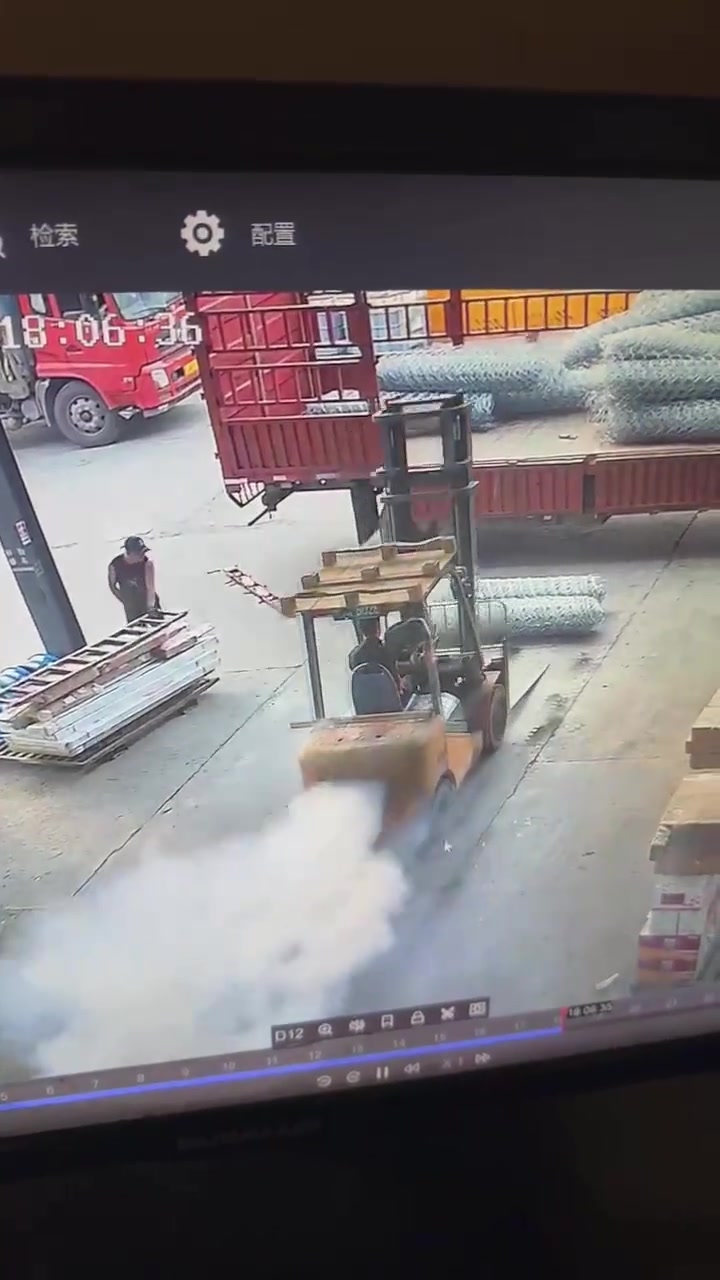 监控下的一幕给我吓的停车灭火下车跑，感觉到了天宫