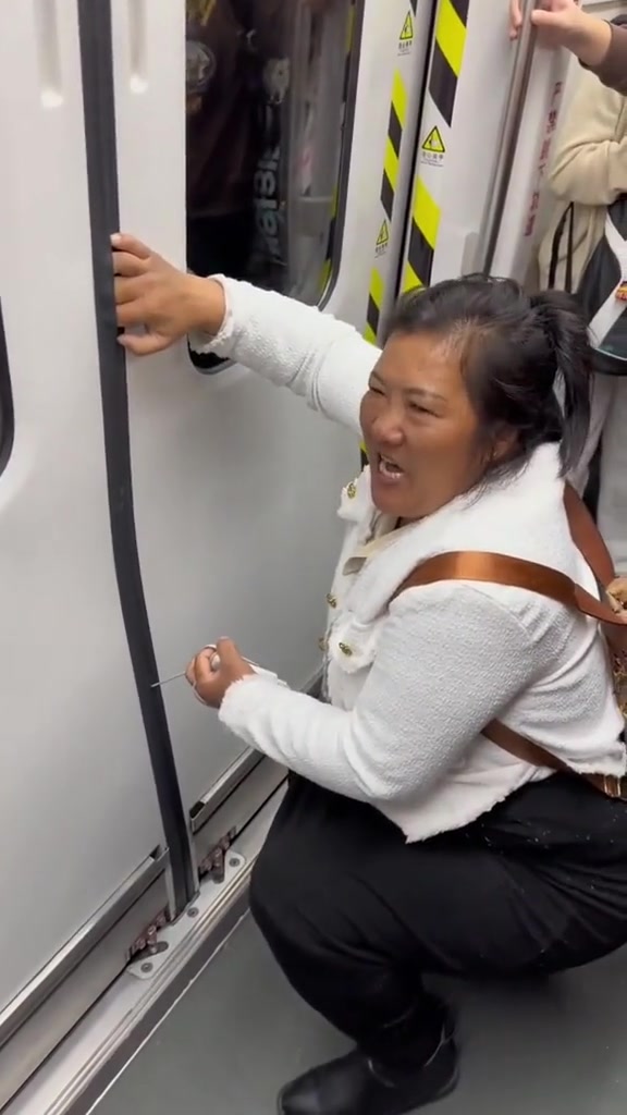 “爽啊！”阿姨是怎么一路上忍住的！