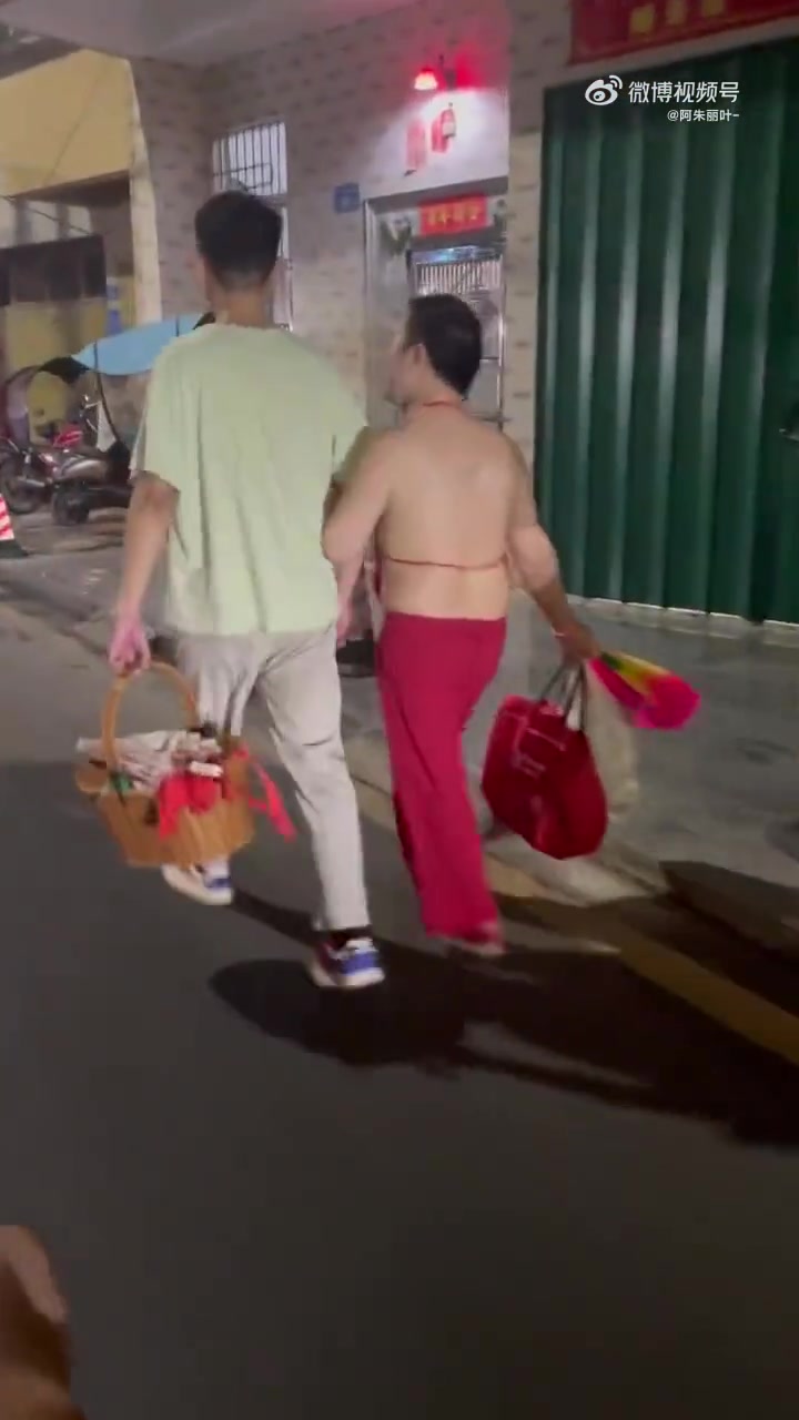 人活着是为了幸福，他俩如果真的幸福那代表选择没有错