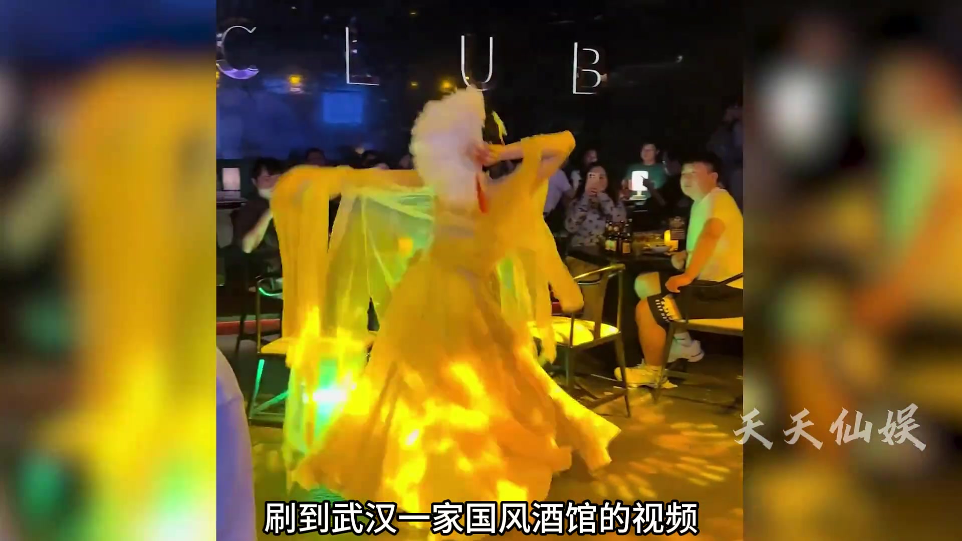 太卷了！“以舞姿夺人心弦”没点才艺真不敢开店啊