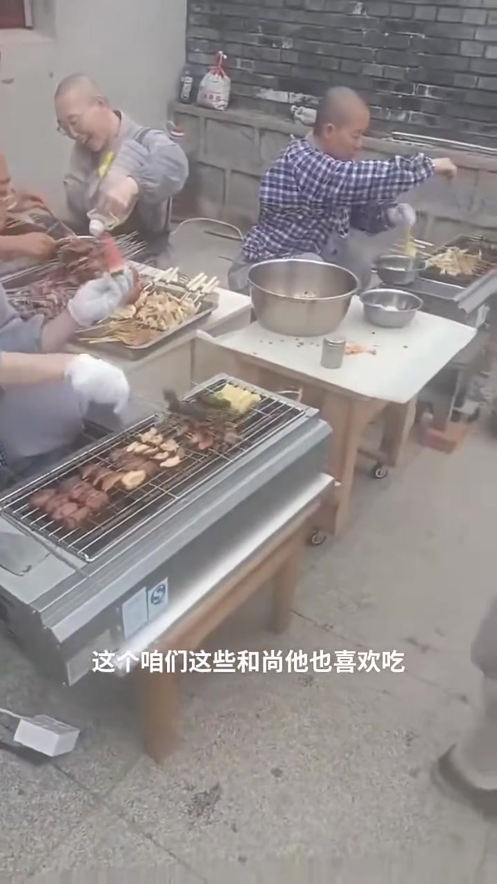 拍完了吧，快把下面的拿出来
