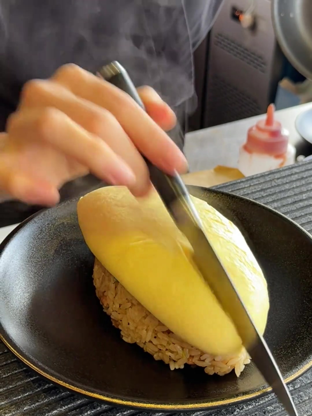 这样一份蛋包饭你觉得值多少钱