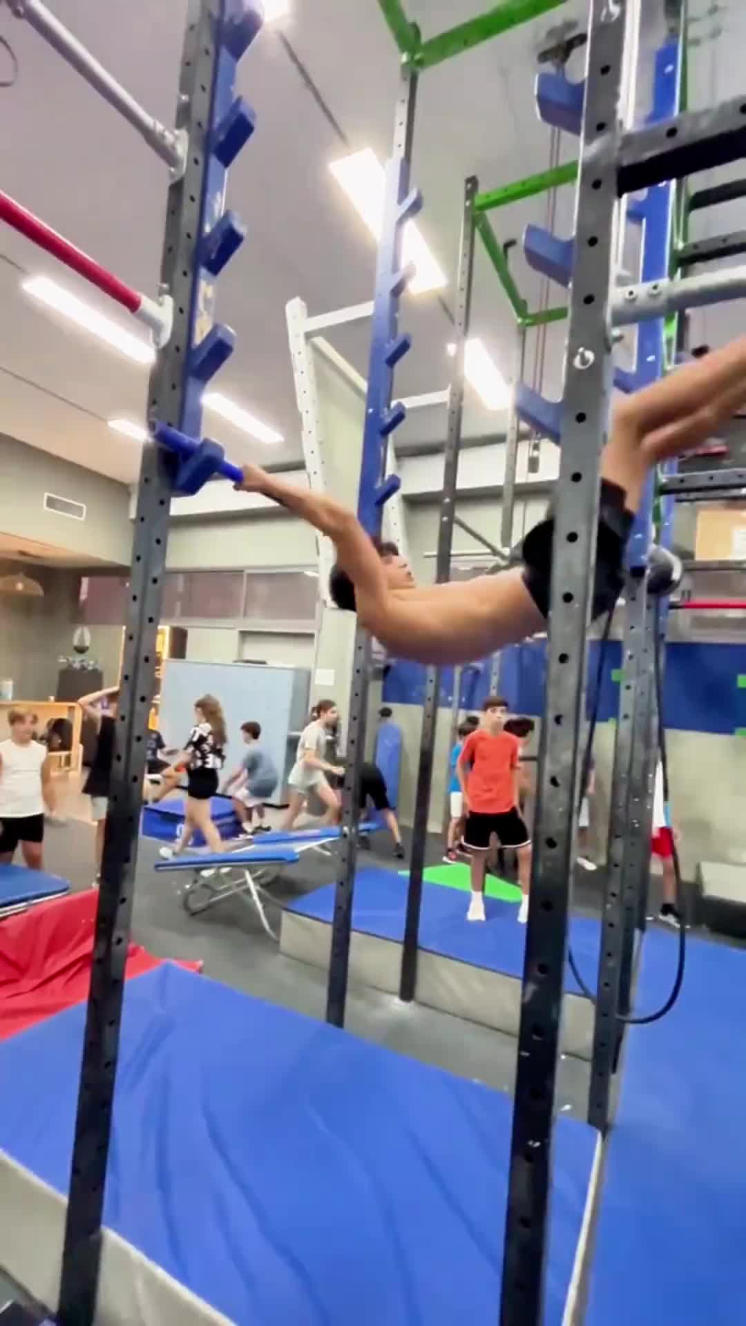 他要是变丧尸了一个也跑不掉