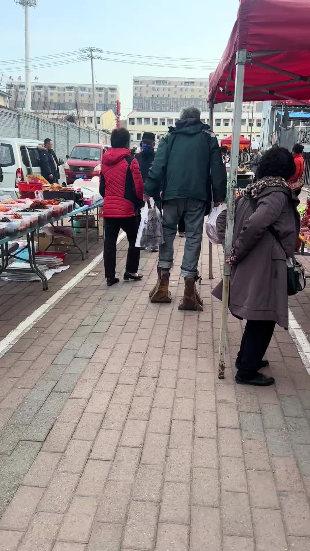 这是买不到合适的增高鞋了吗