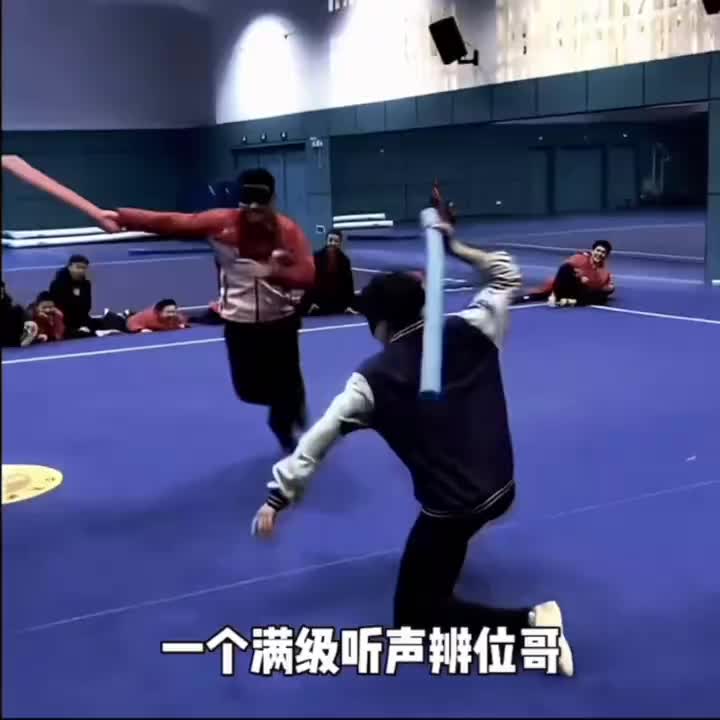 一个顶级预判，一个听脚步大神！