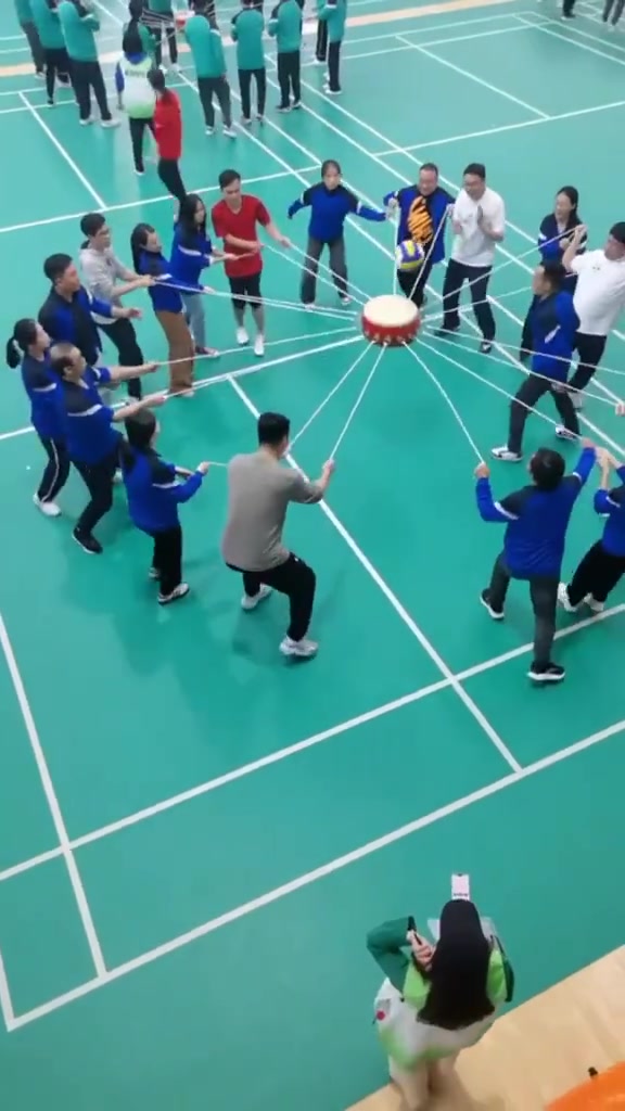 该项目对团队协作要求极高，每个成员的默契配合至关重要
