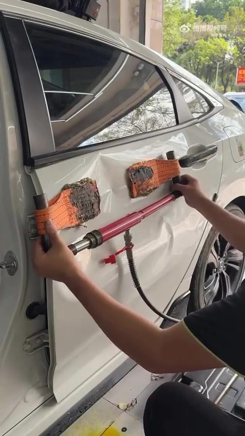 车身凹陷不要怕，这样简单一弄就好了