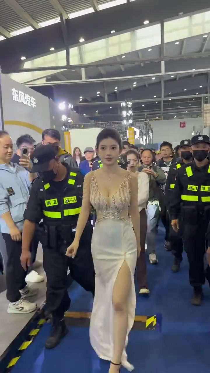 车展模特的完美身材吊打娱乐圈很多女明星啊