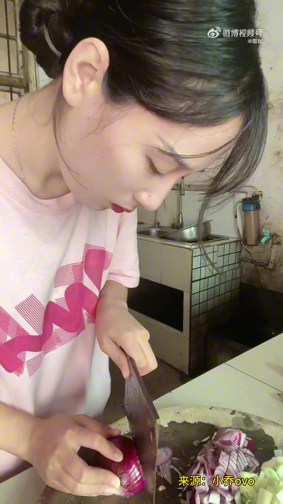 湖南平江网友自制辣条，不愧是“辣条之乡”