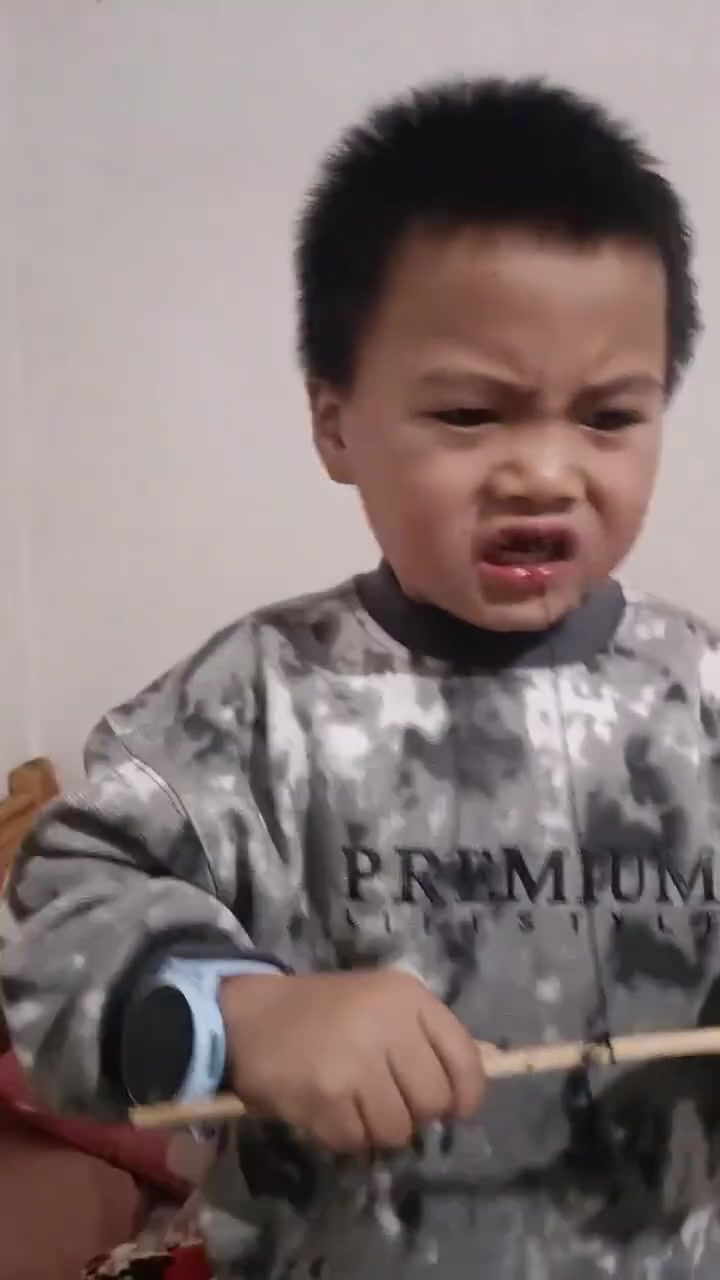 这小子是个狠人