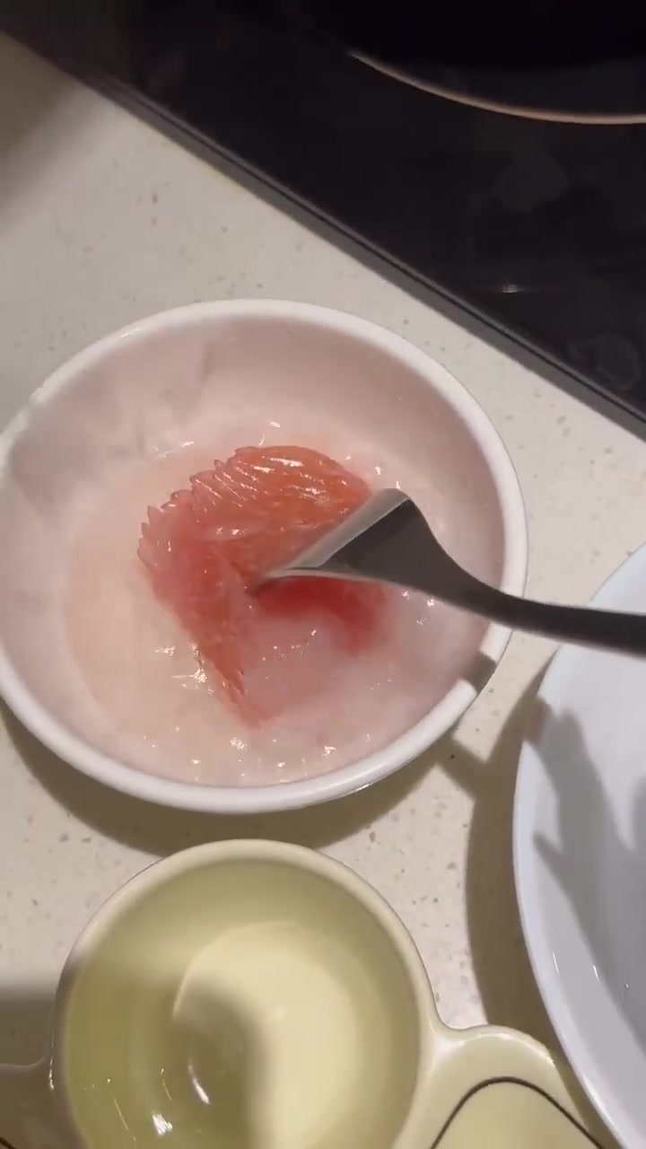 我们那吃柚子一般不用浇热油