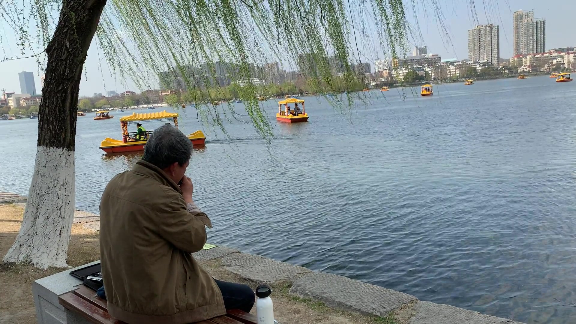 大爷很优秀老年生活欢乐多捕捉身边的美！