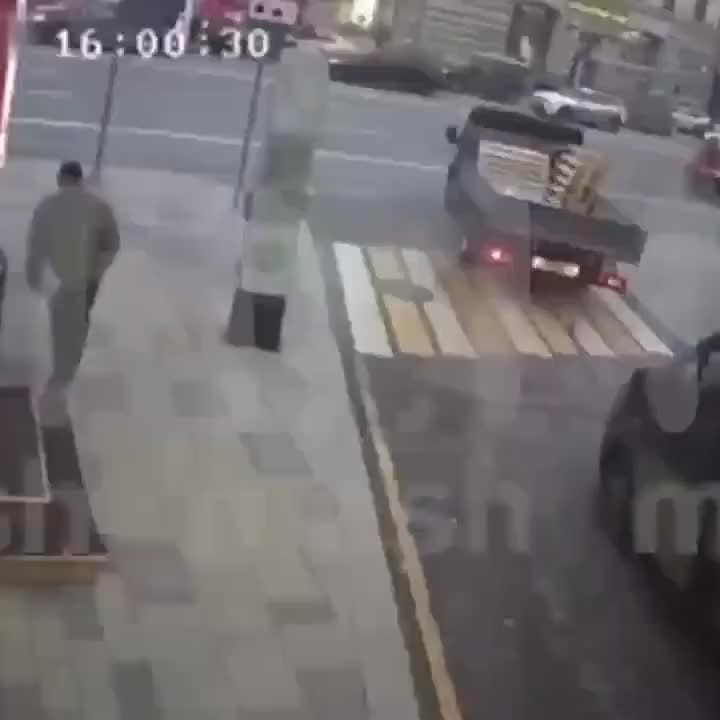 我以为女的好功夫看了两遍才看清是不情愿