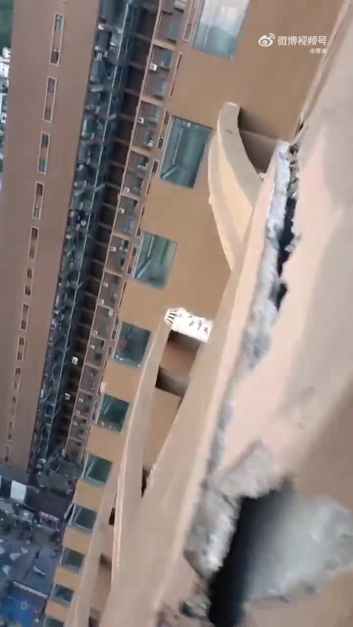 隔热层脱落！如何是好找物业吗