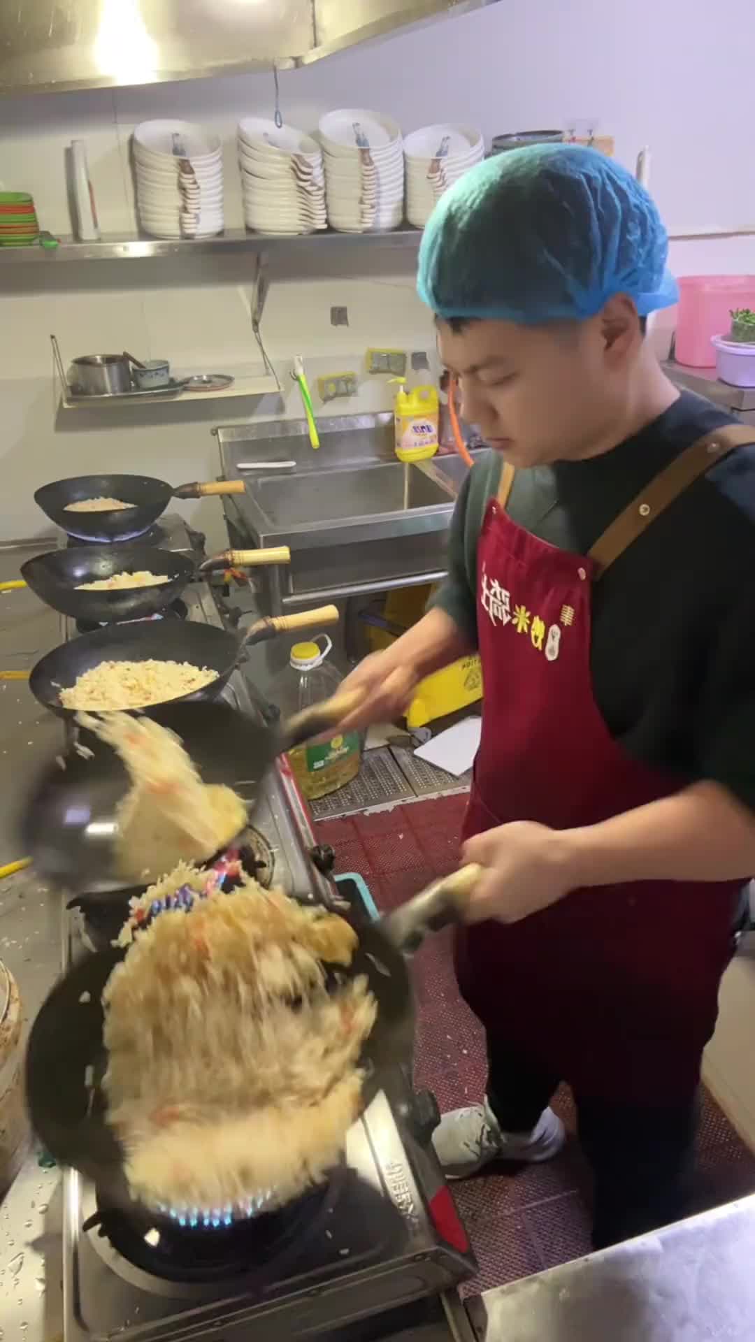 五把锅炒饭如约而至，全凭一股劲儿