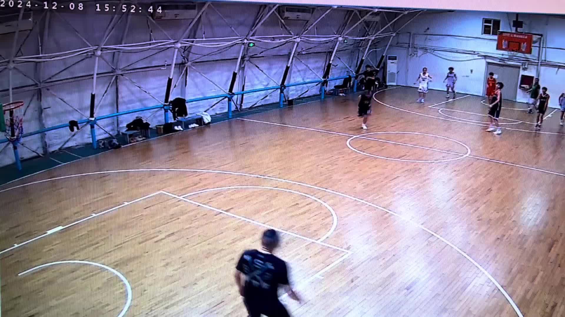 大哥你要是不回头就完美了！