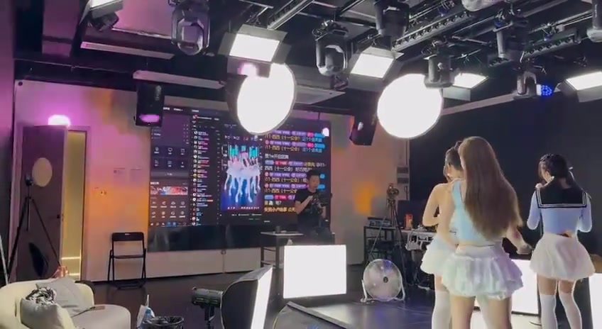 这就是你们看的女团直播后台