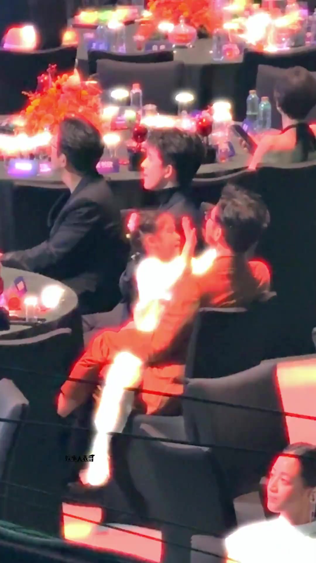 演员也要带娃上班吗一看就是女儿奴随便揉搓不带急眼的