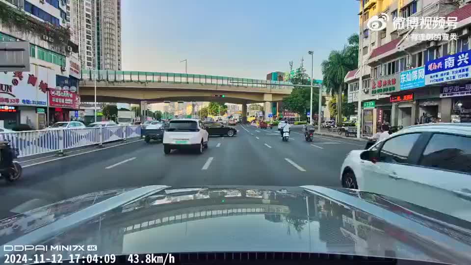 这种情况，虚线然后横跨三个车道掉头会被处罚吗