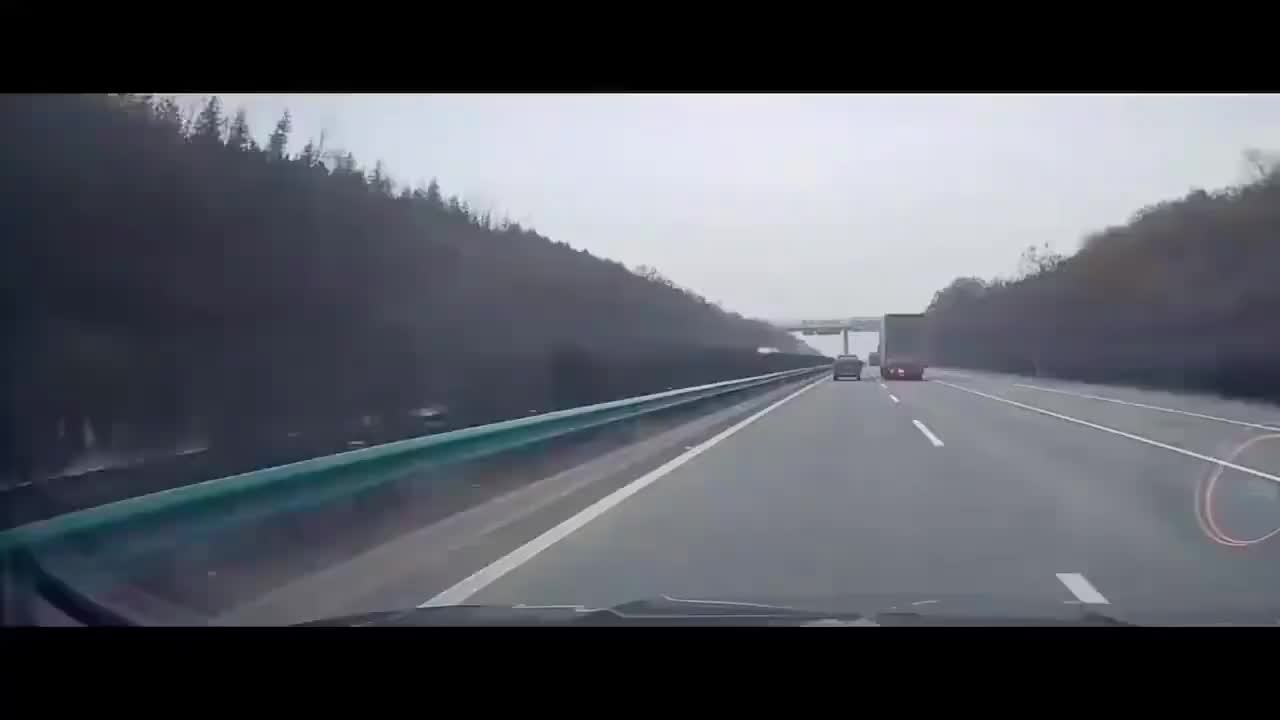 如果视频没加速，我愿称之为神人