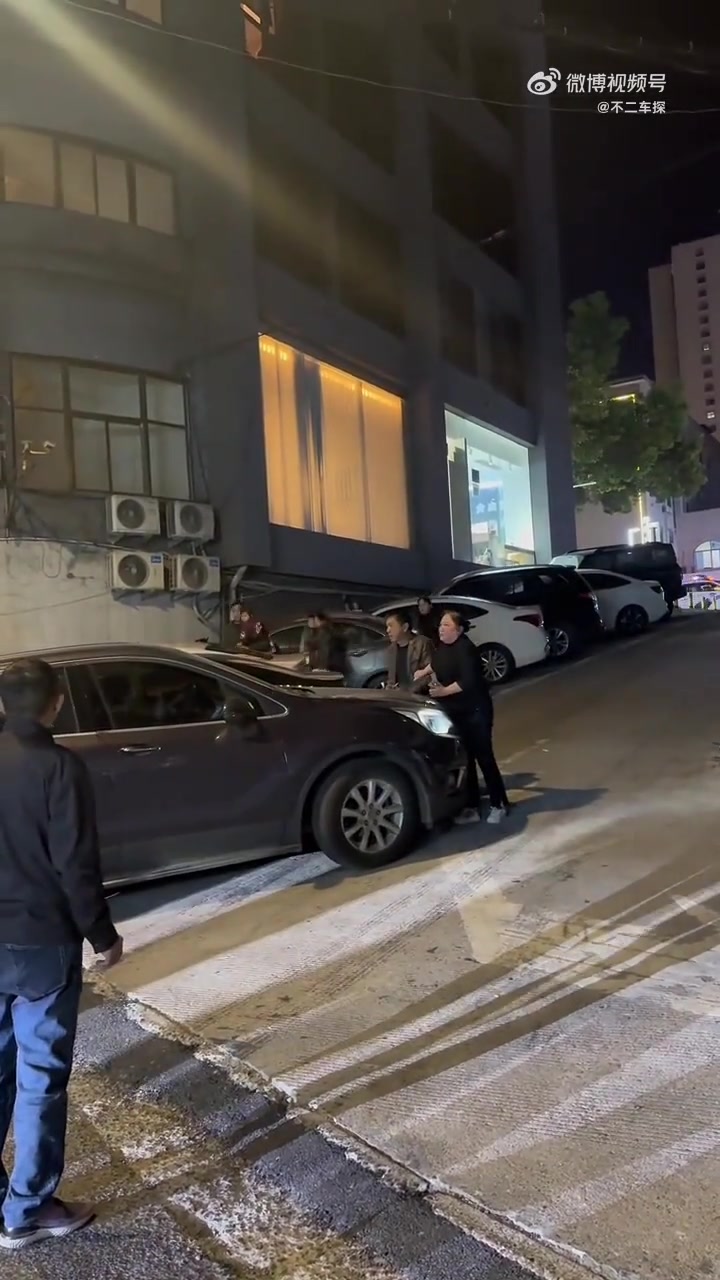 遇到个狠人就麻烦了，拿身体赌别人不敢撞！