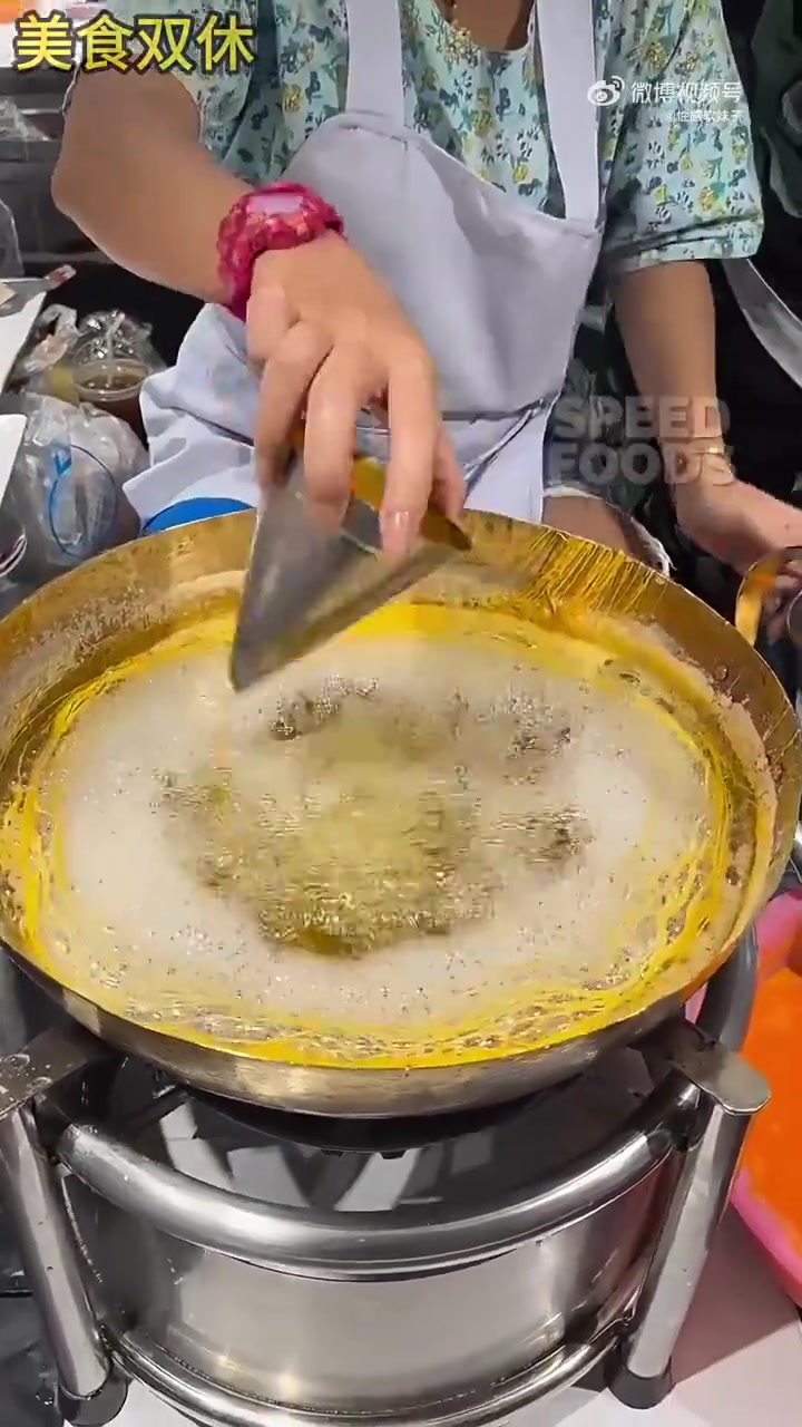 最惊人的金线甜点制作过程没错，他们也是用“油”