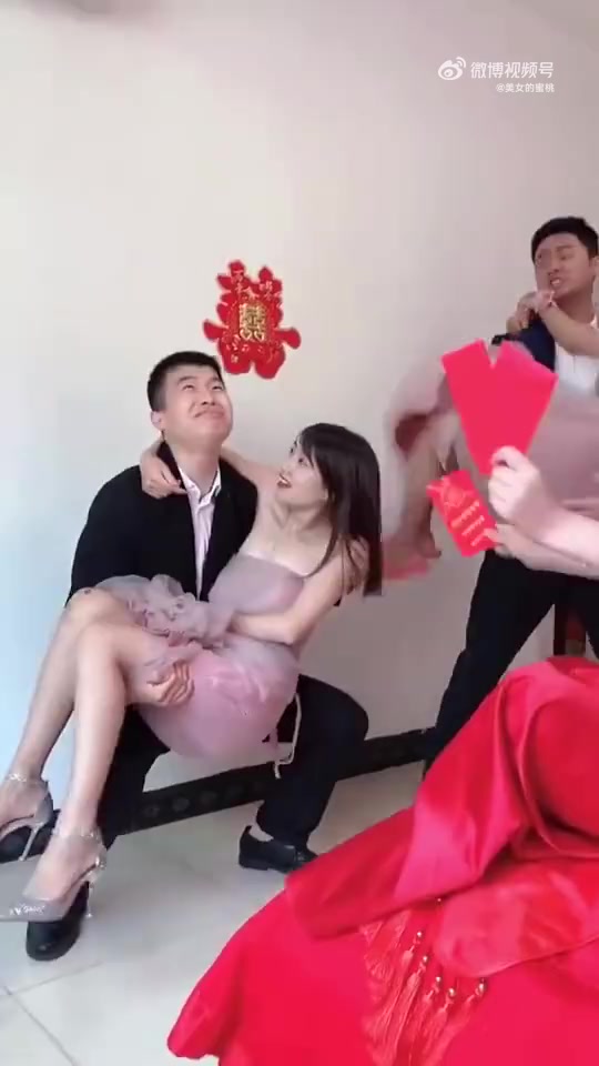 尴尬来的太快，伴郎还没反应过来！！