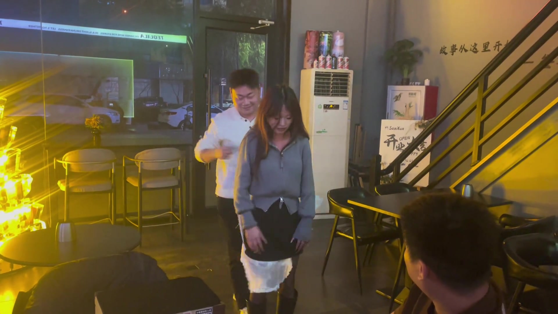 他到底是怎么把小姐姐的内裤弄出来的啊