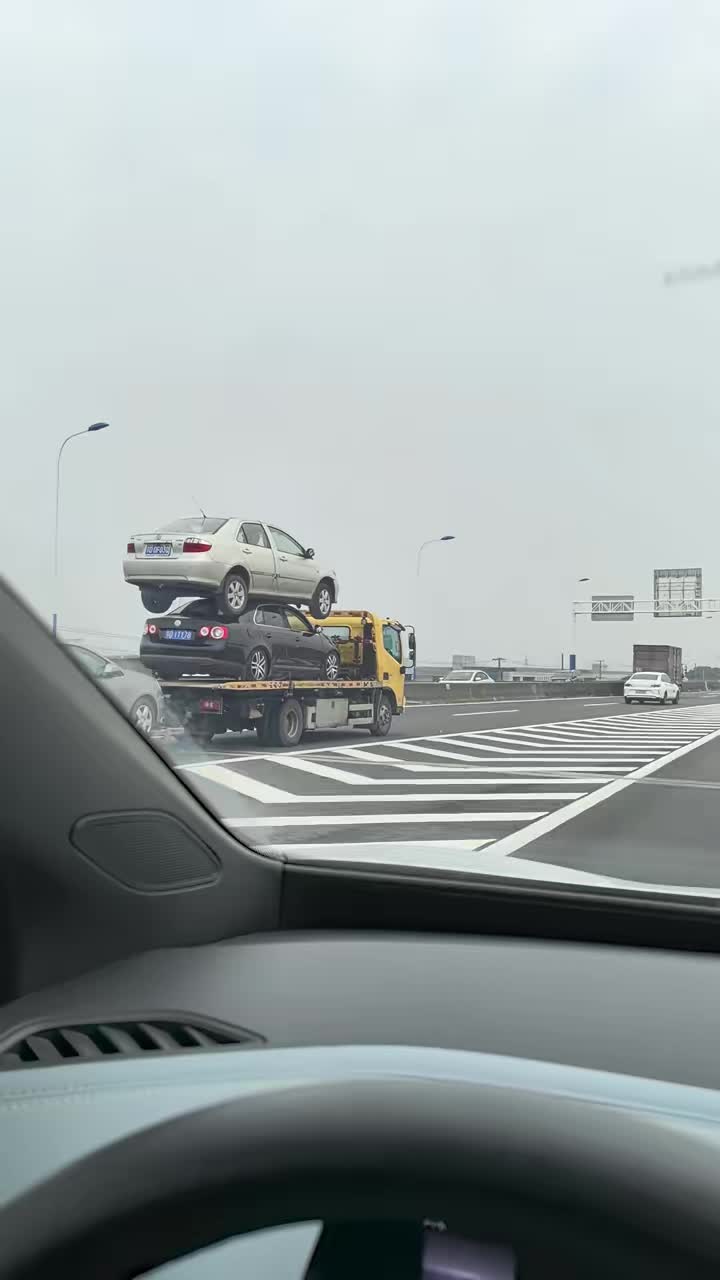 我就想问上面的怎么固定的
