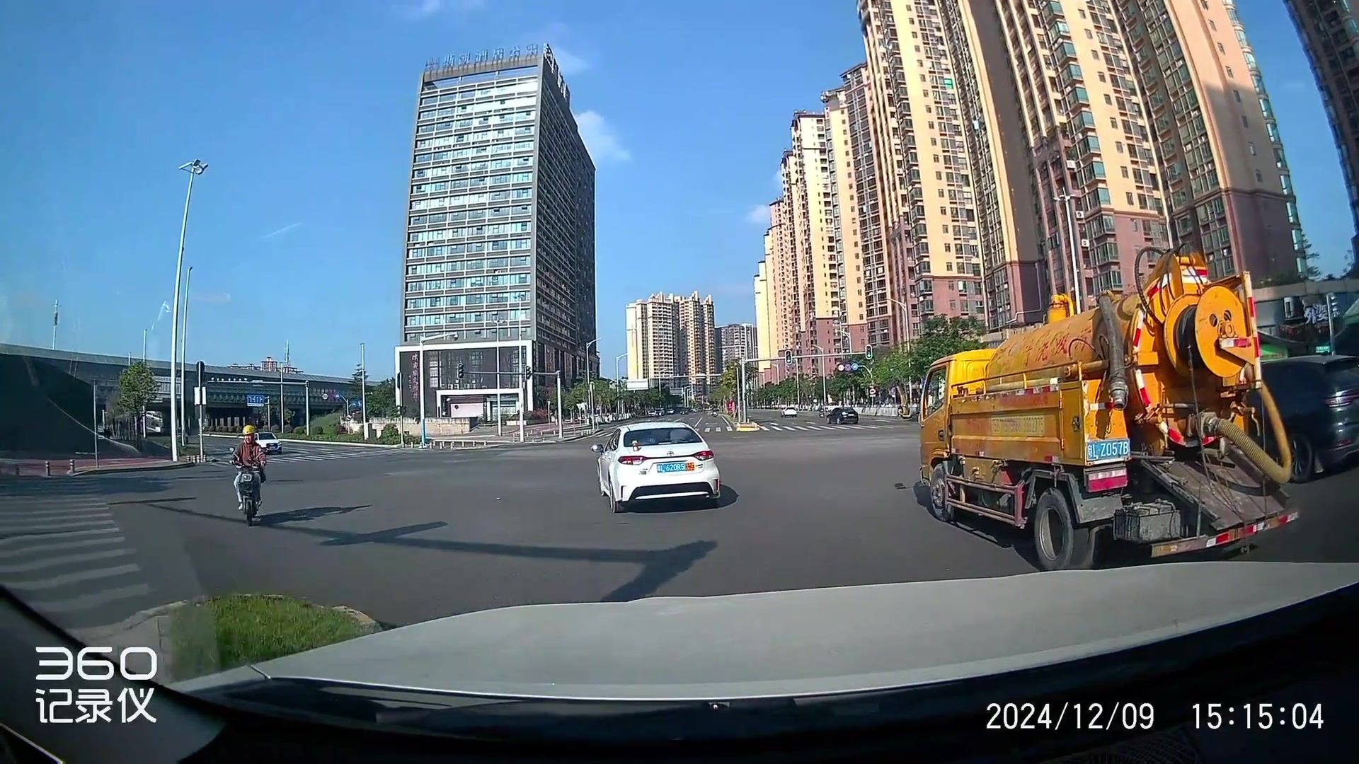发个信息给教练，说这个箭头怎么反了