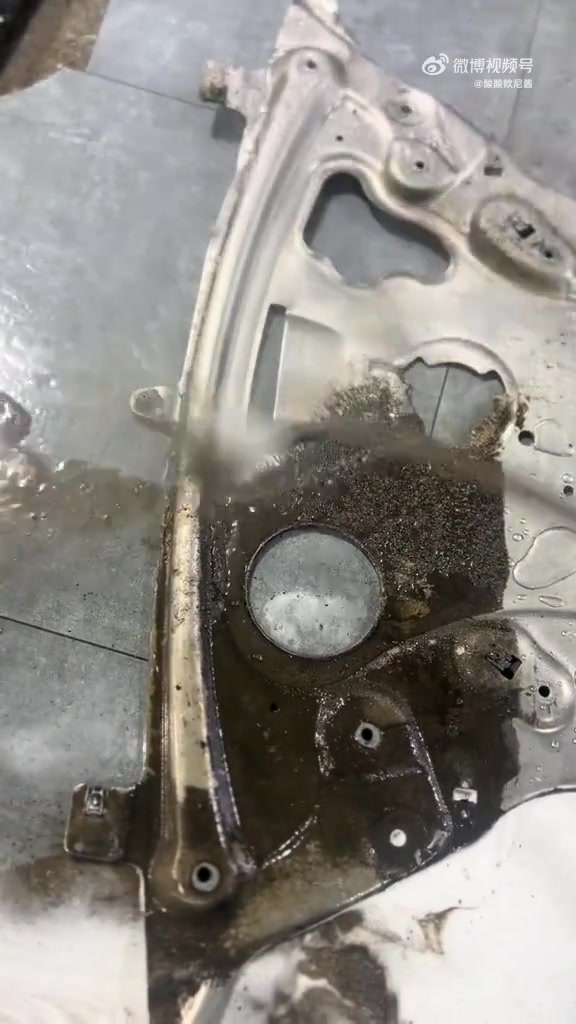 宝马转盘变速箱清洁过程