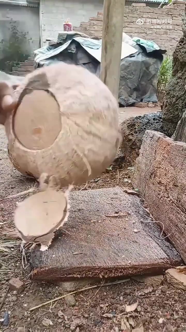 开椰子，好粗暴啊，比较好奇这是什么工具