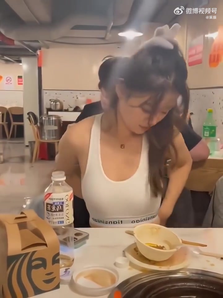 吃火锅会热很正常吧！