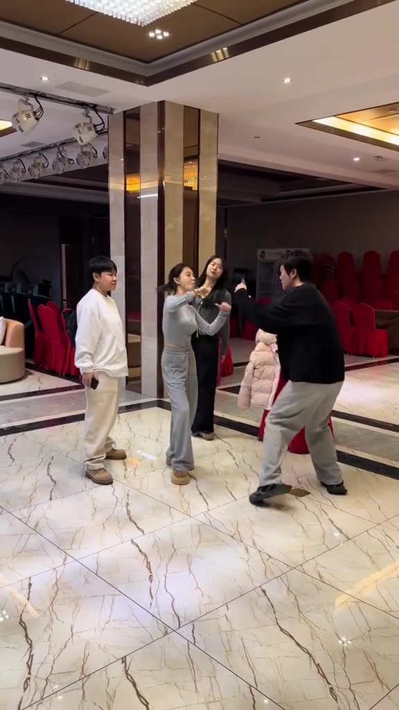 舞蹈天才冯提莫，运镜舞手法尽在其中