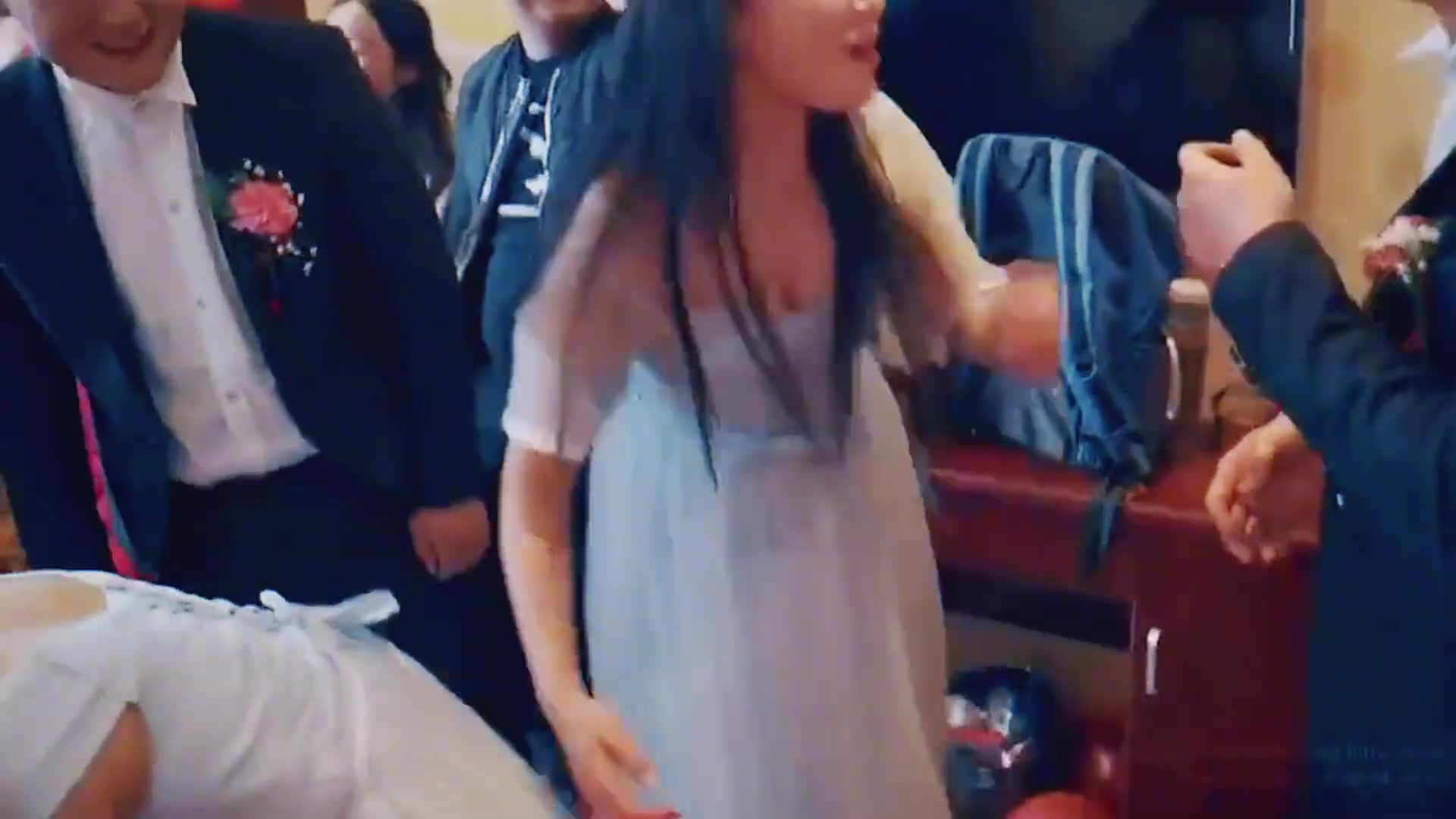 你小子！这么天真的伴娘被你给活活套路了