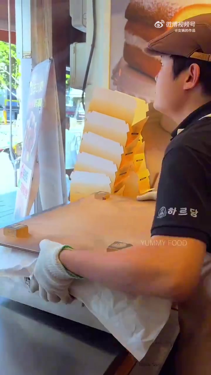 现烤的蛋糕看着好吃吗