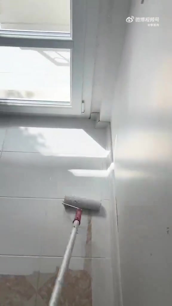 装修完才发现白色地板砖最好看