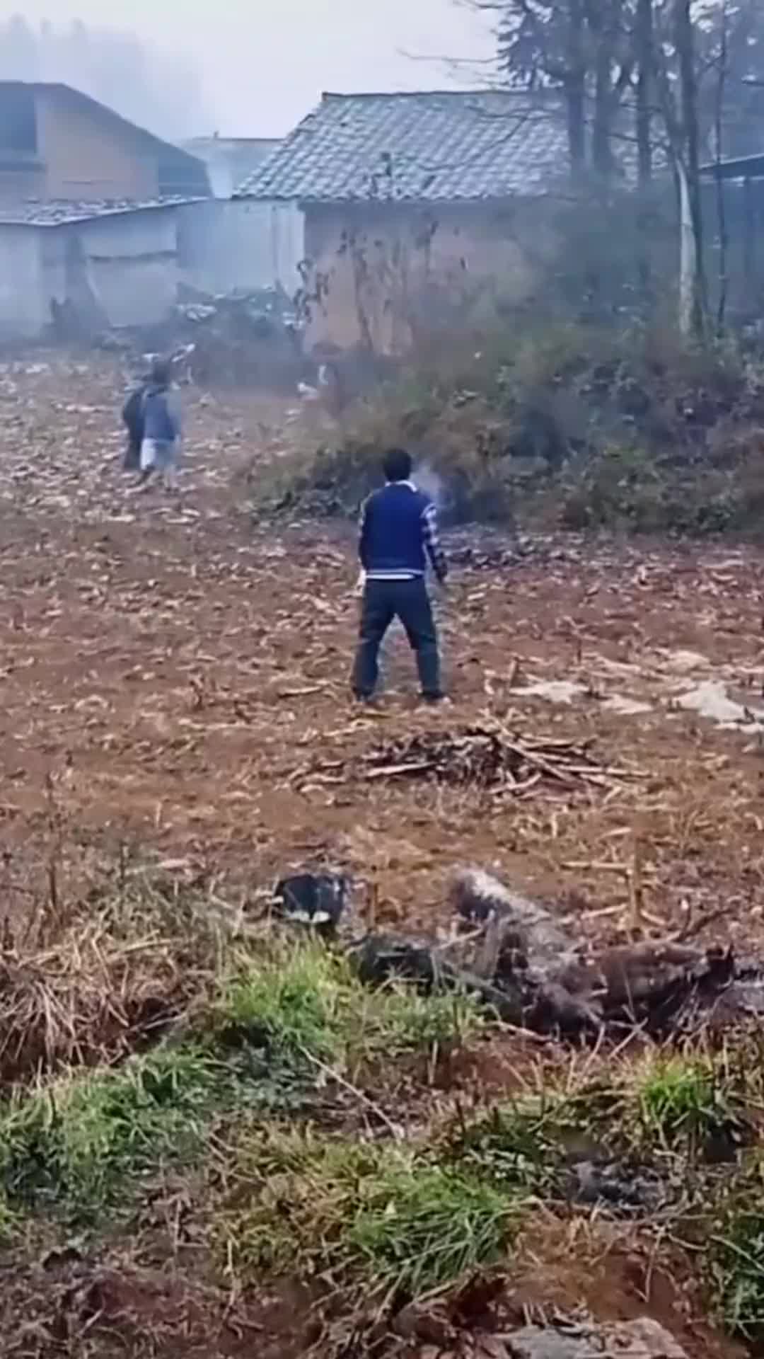 按不住，根本按不住！