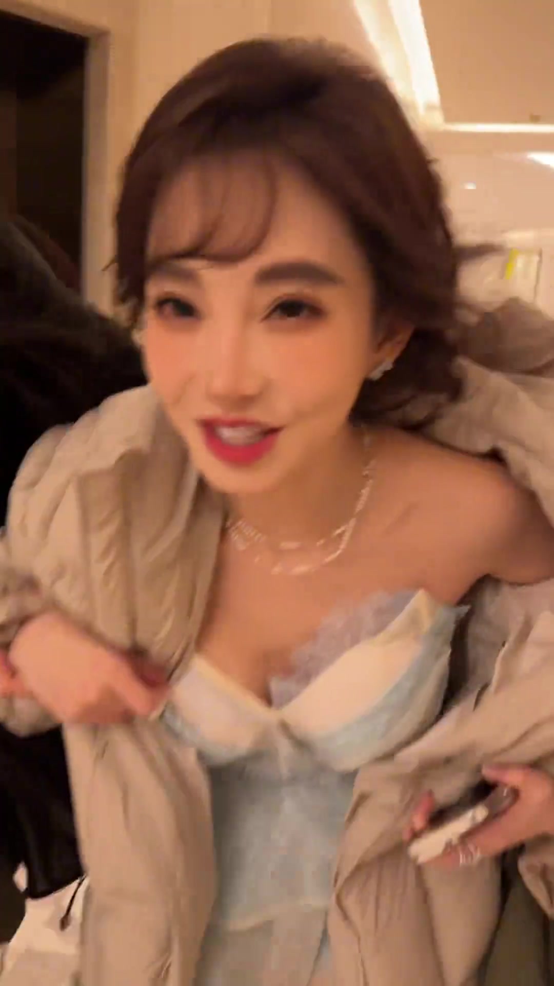 冯提莫这鞋跟也太高了吧