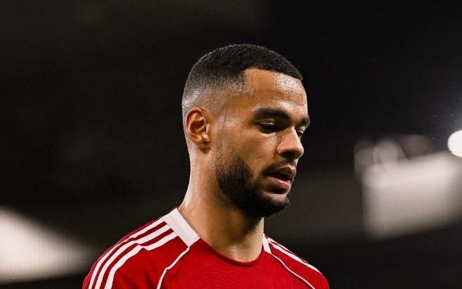 12战9负成笑柄！利物浦14埃因霍温3连败，斯洛特造队史耻辱纪录