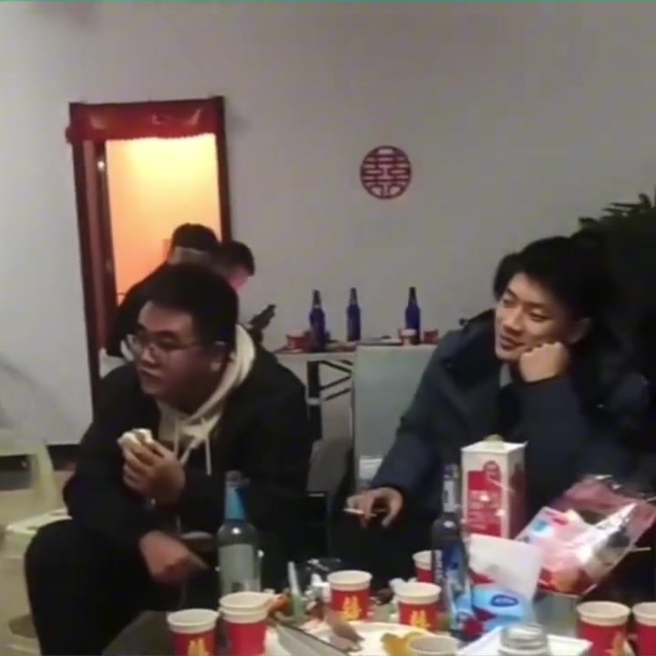 拿遥控那小子突然换个台，会是啥结果！