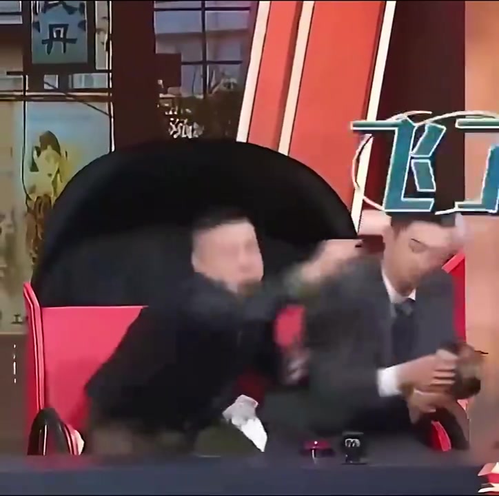 反复欣赏，怎么看都不腻，只有一个字：帅