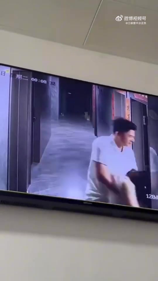 女孩子在外面喝醉了要注意保护好自己啊！！