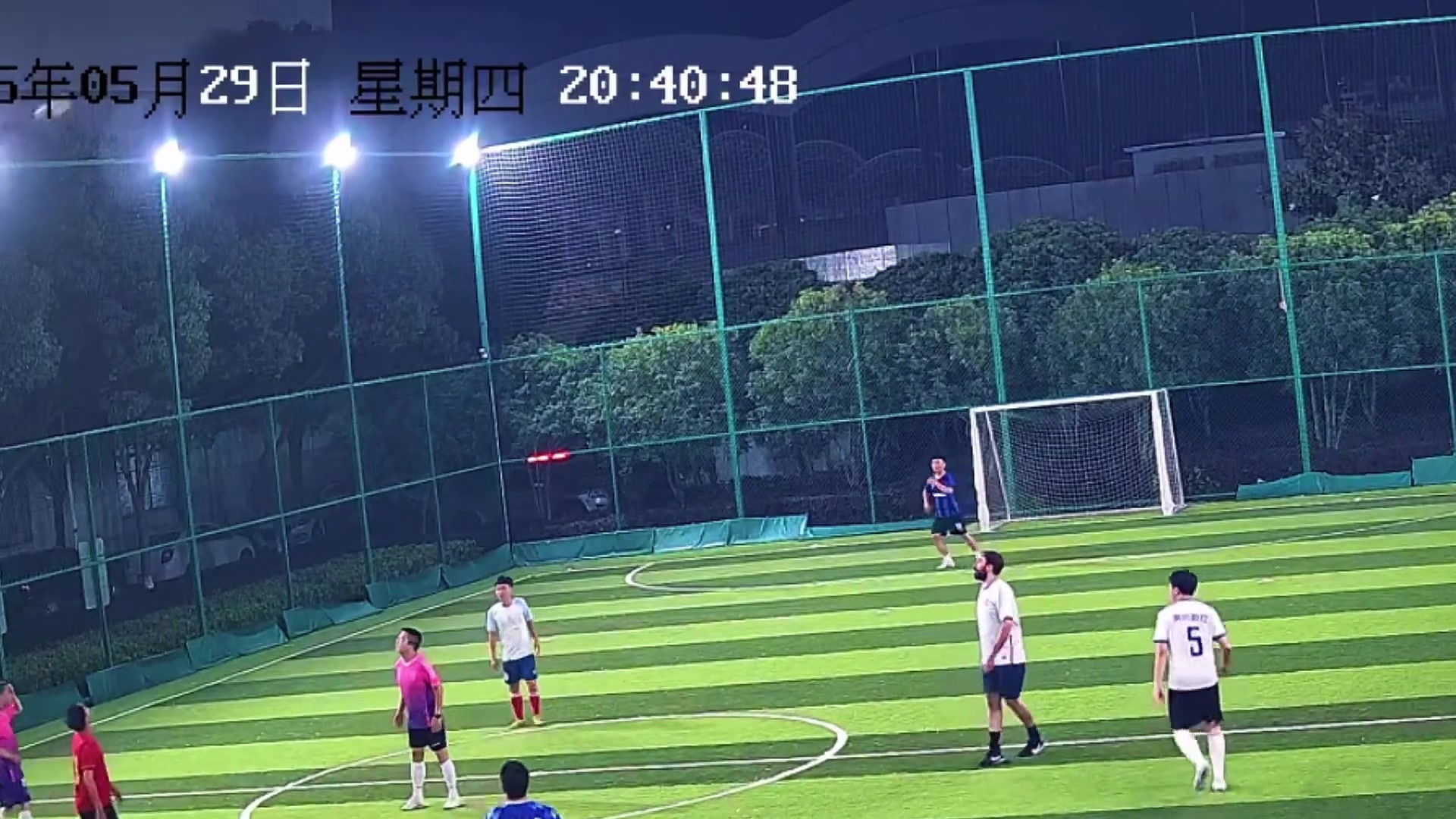 这个接球还是别当守门员了！