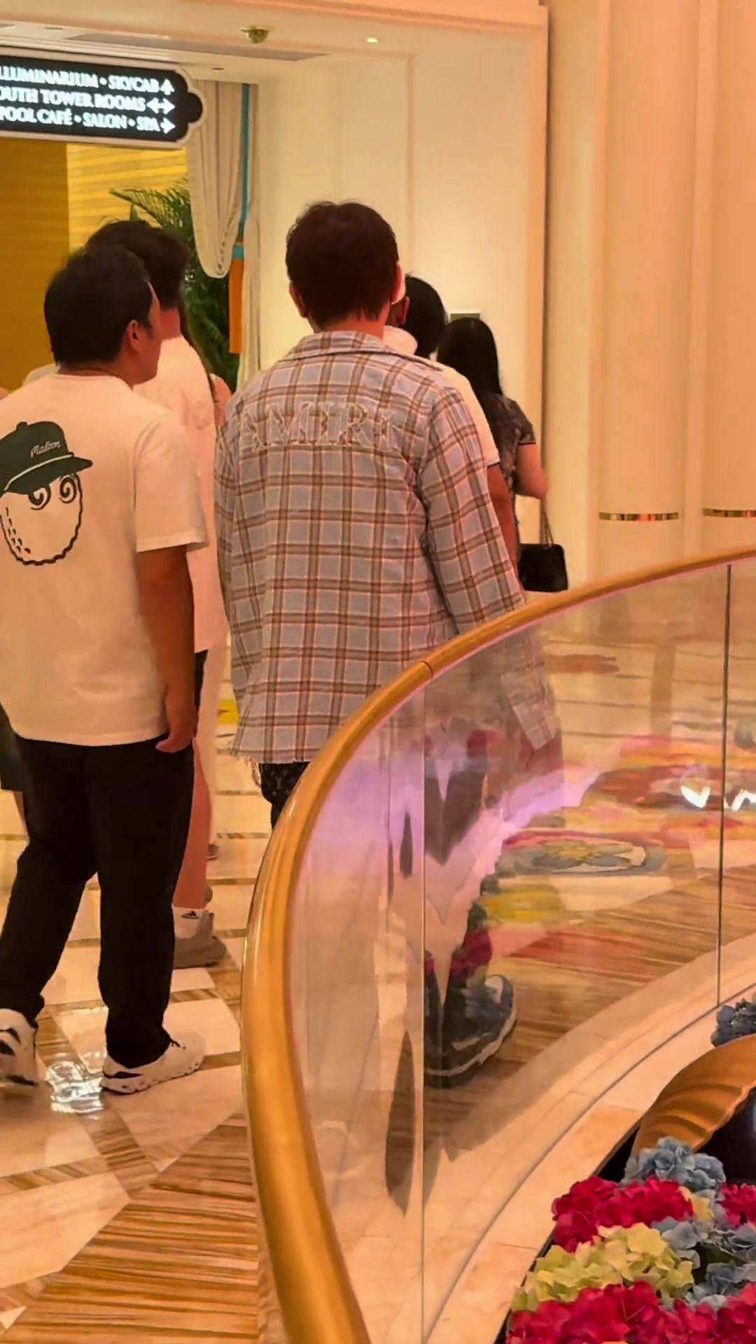 难得啊，王思聪出门身边居然没有女生！