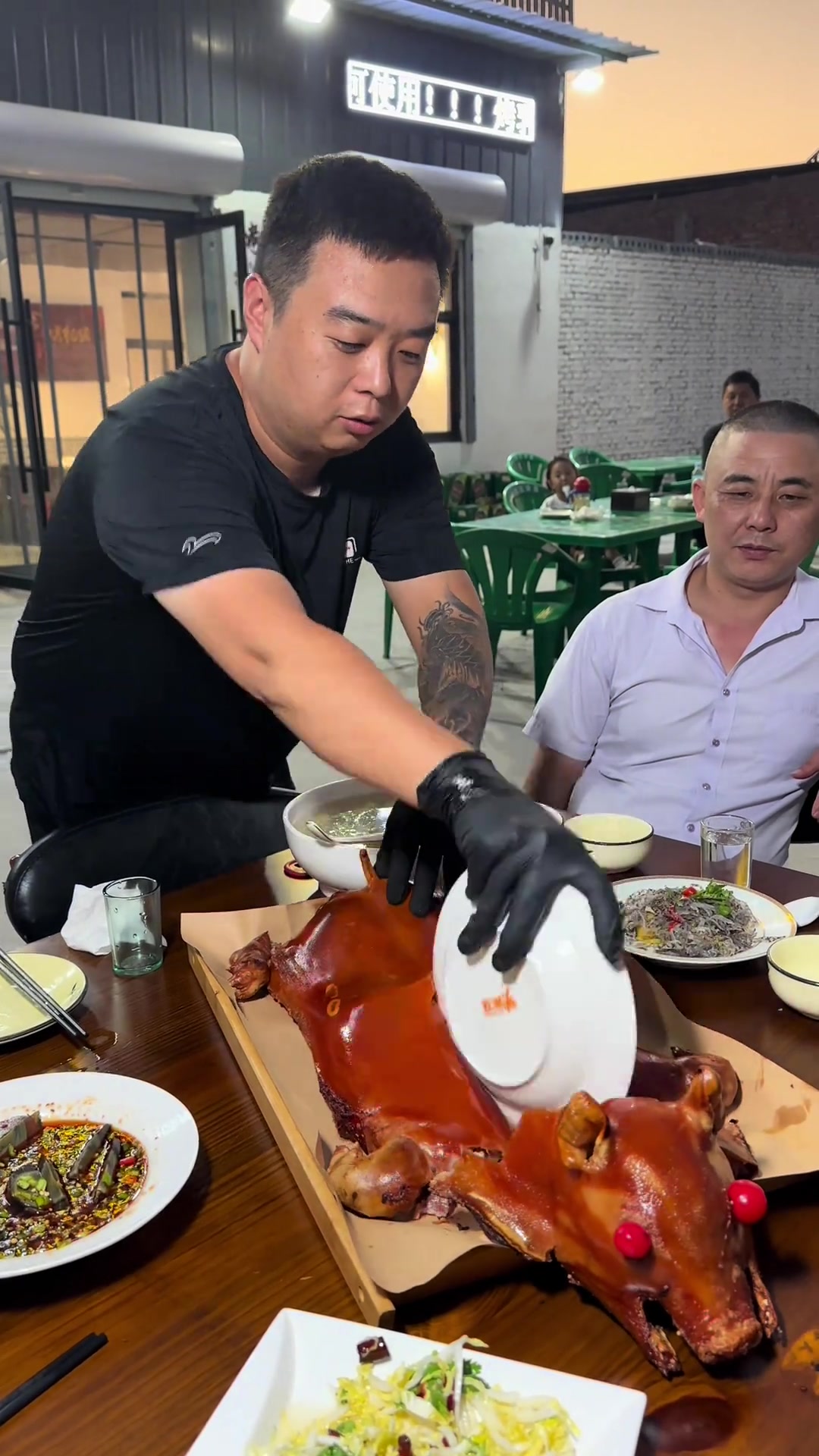 你这一套组合拳下来，大哥都看懵了...