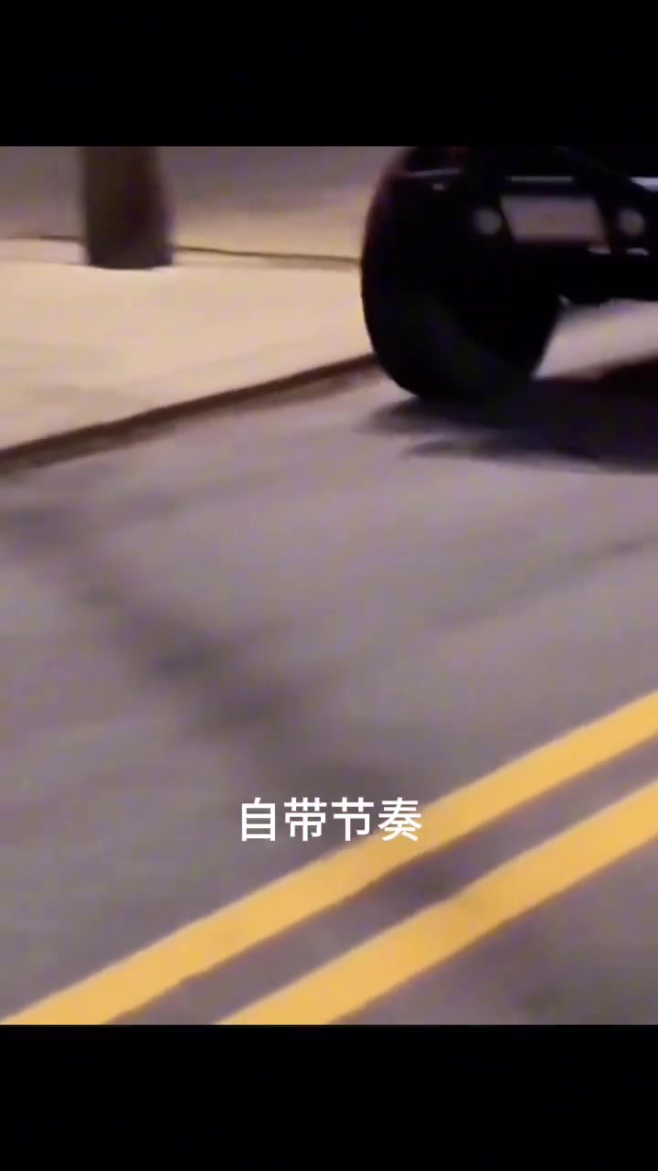 这就是越野么！车轮被人锁了还能强行开！